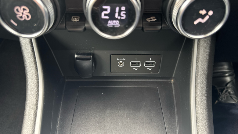 Renault Captur 1.0 TCE 100 Iconic 5dr Petrol Hatchback